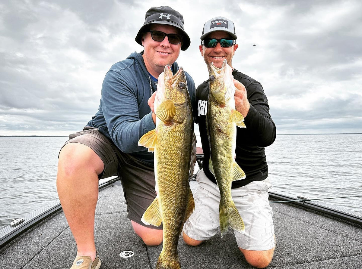 Walleye fångad under fiskeresa i Lake of the Woods, Kanada