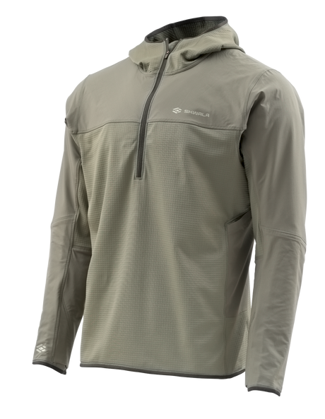Skwala Fishing Fusion Tactical Hoody i ljusgrå fleece för fiskeäventyr, lång ärm, kvartslång dragkedja och bröstlogo.