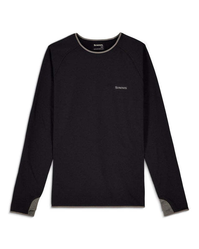Simms Strata 200 Crew Black, långärmad fleece med SIMMS-logo - perfekt mellanlager för fiskeäventyr i kyligt väder.