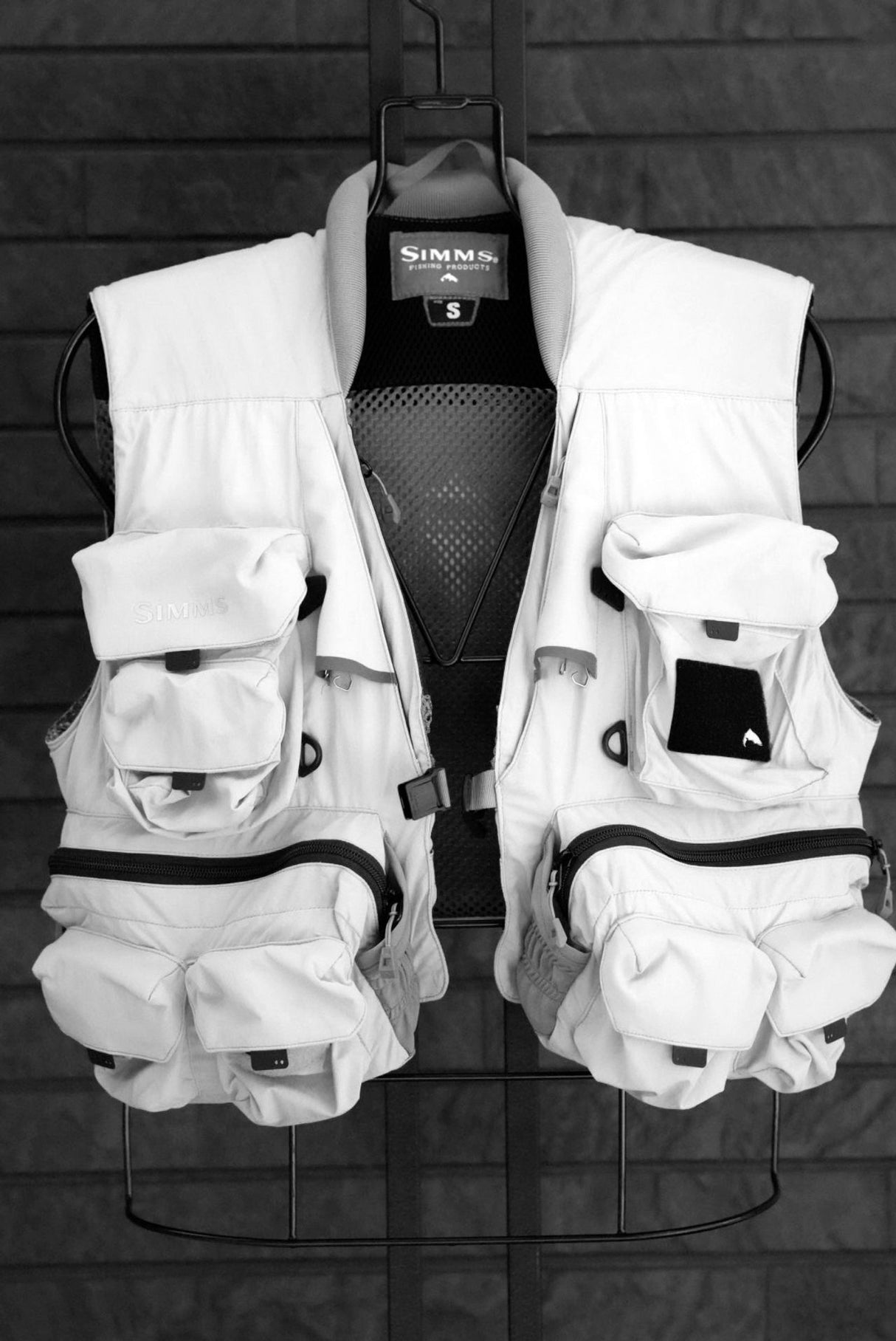 Simms Master Vest - Grey