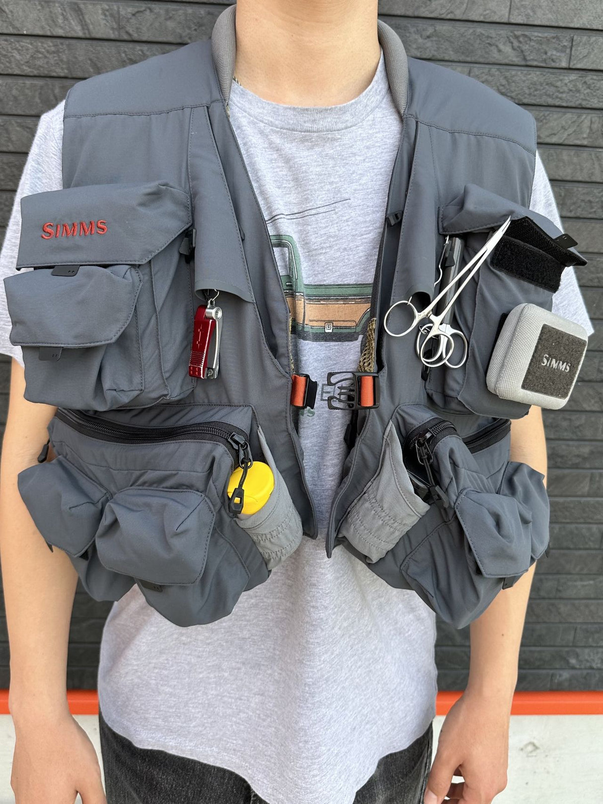 Simms Master Vest - Grey